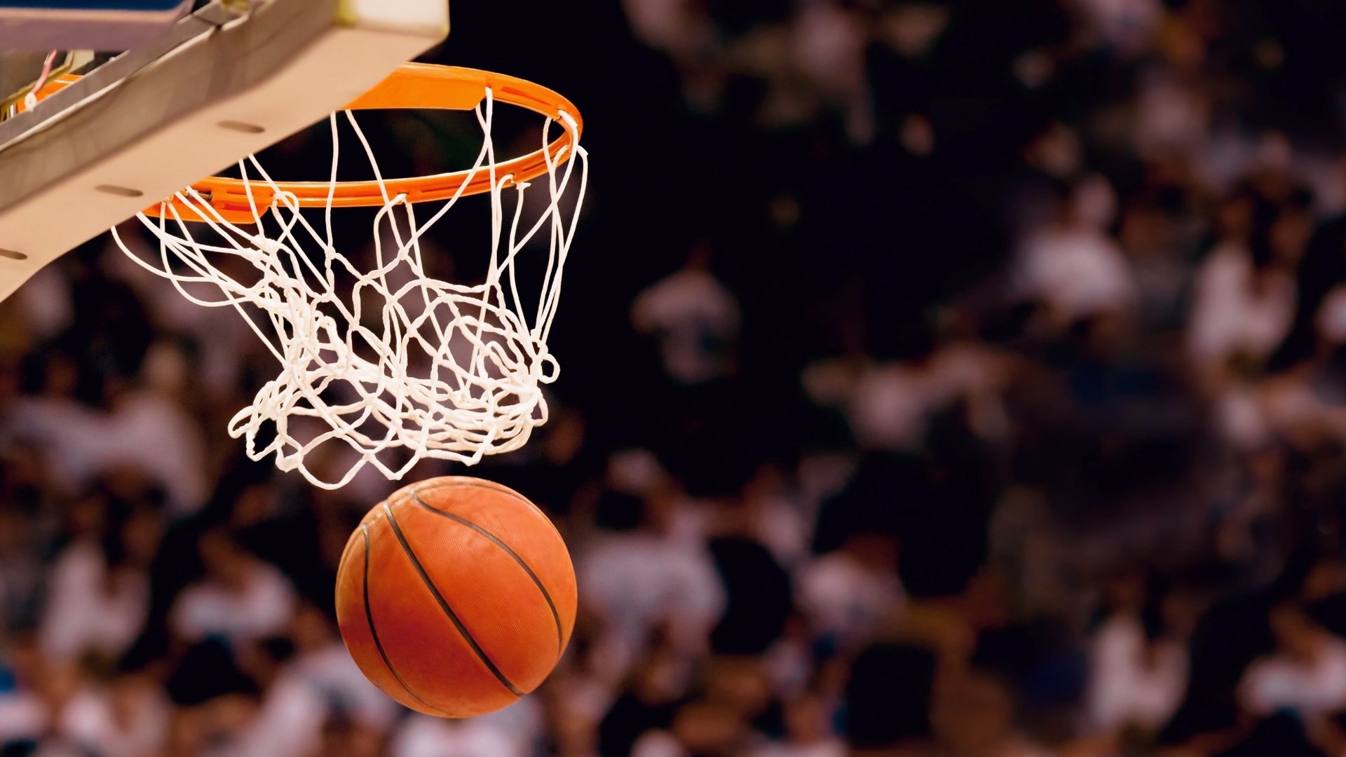 九游SPORTS官网手机端体验丝滑流畅-C罗激战70分钟，埃因霍温夜创纪录，多特蒙德调整名单备战社区盾——这波操作是科幻片？